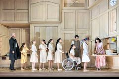 Jacob Skov Andersen, Ava Line Shokooh, Kyungil Ko, Elisabeth Jansson, extras. Photo: Camilla Winther