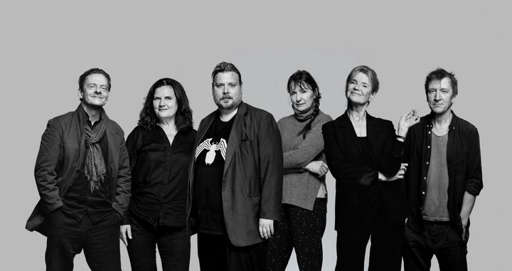 Olaf Johannessen, Tina Gylling Mortensen, Nicolas Bro, Karen-Lise Mynster, Stina Ekblad og Jens Albinus medvirker i 'Teatermaskinen'.