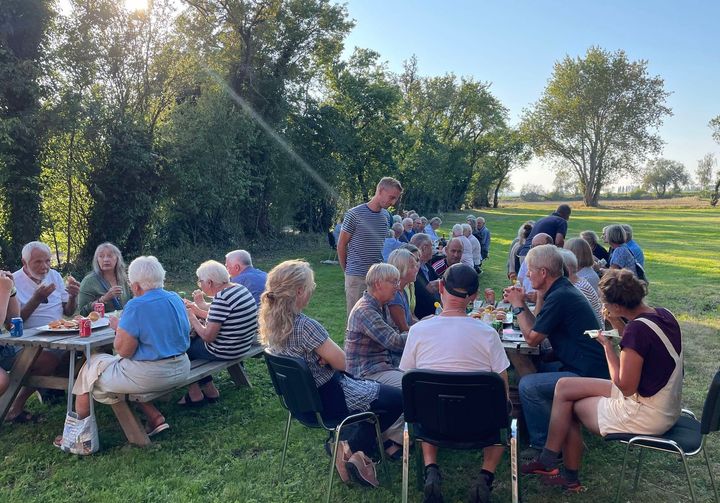 Det er landsbyerne, der sætter retningen for, hvordan de vil arbejde med sundhed og trivsel gennem projekt Sundhedslandsbyer. Det sker bl.a. på borgermøder, som her i Ommel på Ærø, hvor en tredjedel af byens indbyggere deltog.