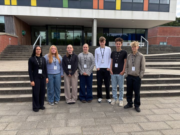 Elever fra de internationale klasser på 10iCampus er blandt de mange unge, der onsdag drager mod Herning for at opleve erhvervsuddannelsernes mange muligheder til Euroskills.