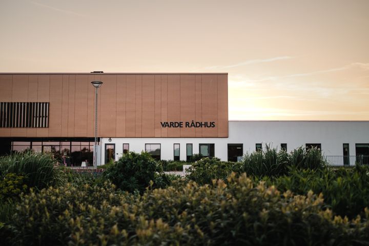 C.F. Møller er udpeget til bygherrerådgiver i udvidelsen af Varde Rådhus som sammenlægges med Borgercenter Varde.