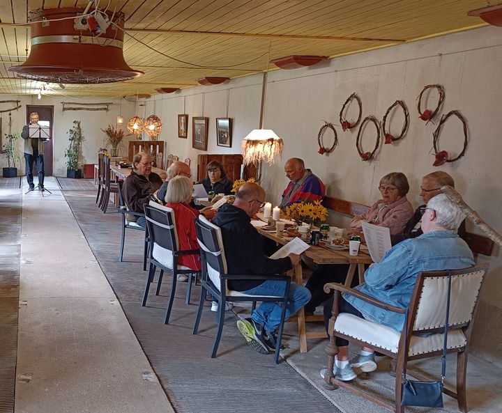 Fællessang er et blandt flere sociale tiltag på Den Blå Mølle i Kibæk. Foto: Den Blå Mølle