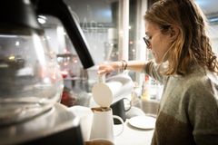 Der er altid kaffe på kanden, når gæsterne tjekker ind for natten. Foto: Jens Peter Engedal.