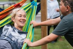 På sommerlejren skal børnene lege, hygge sig og på ture sammen med en masse frivillige voksne. Foto: Jakob Lekach Jørgensen