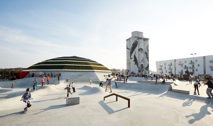 I Haderslev finder du både en af Europas største streetdomes og Haderslev Domkirke, der kan ses fra det meste af byen.