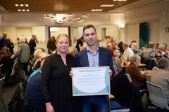 Marianne og Thomas Thor Jensen modtog Ildsjælepris for deres store indsats for at skabe et lokalt samlingssted i Tårnborg Forsamlingshus