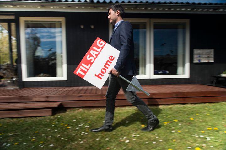 Flere sommerhuse kom til salg i oktober, men udvalget er stadig begrænset.