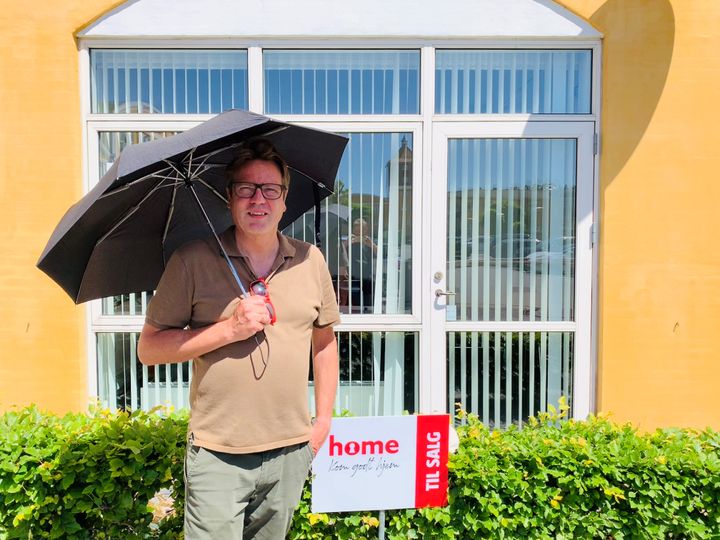 25 års jubilæum i Home: Journalist, talsperson og boligmarkedsanalytiker Henrik Hauthorn Jensen fungerer som et vigtigt bindeled internt i Home-kæden og til de journalister og medier, der beretter om et boligmarked i evig fokus.