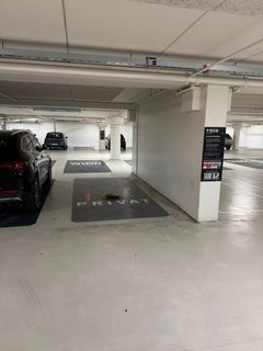 En køber har betalt 450.000 kr. for en privat p-plads som denne under TBT Tower i Odense C.