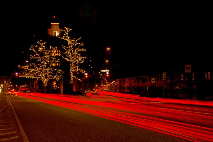 Spørgeundersøgelsen fra YouGov og home sætter også tal på, hvor mange danskere der skal på farten i år - hjem til jul.