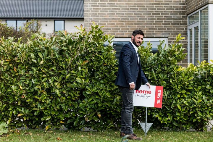 Optimismen er stor: Hele 44 % forventer, at huspriserne i deres lokalområde vil stige med mere end 2 % inden for det kommende år – en stigning på fire procentpoint fra 40 % i en lignende måling for 2025, viser undersøgelsen fra YouGov og home.