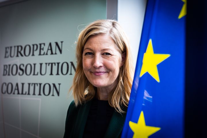 Sofie Carsten Nielsen fik for et lille år siden en projektopgave i Dansk Industri med at oprette European Biosolutions Coalition, der skal samle europæiske erhvervsorganisationer om bedre forhold for bio-virksomhederne. I denne uge bliver hun fastansat som underdirektør.