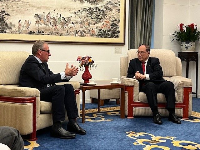Onsdag holdt DIs adm. direktør Lars Sandahl Sørensen et længere møde med Wu Hongbo, det kinesiske udenrigsministeriums særlige repræsentant for europæiske anliggender.