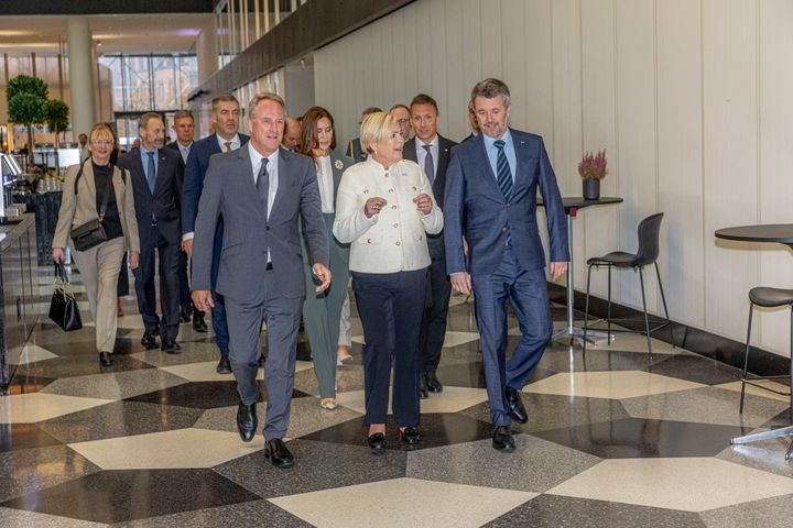 H.M. Kongen og adm. direktør for DI Lars Sandahl Sørensen tog imod Islands præsident Halla Tómasdóttir i Dansk Industri onsdag morgen.