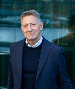 "Mange virksomheder mangler stadig viden om, hvad design er og kan. I DDC har vi sat os for at gøre danske virksomheder førende i at konvertere brug af design til konkurrencekraft," siger Martin Delfer, direktør i DDC.