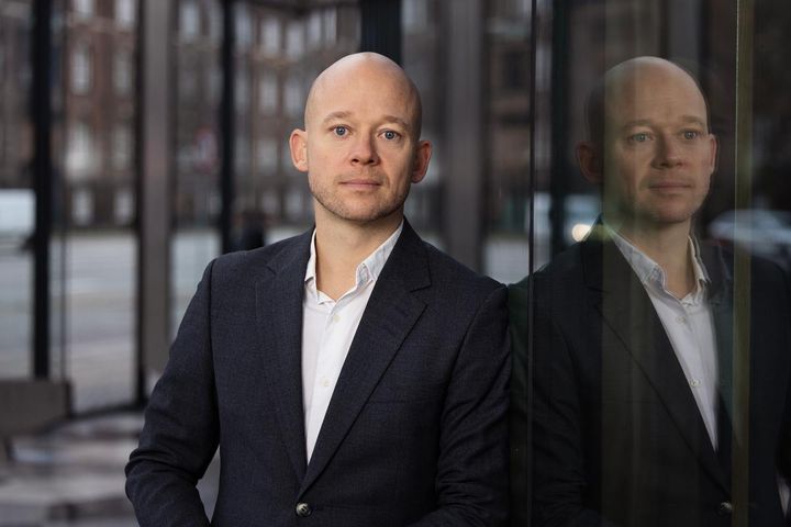 Lars Bertolt Winther vil på vegne af Dansk Industri gerne rose regeringen for at have lyttet til branchen og arbejdet på at løse problemet med arbejdstilladelserne.