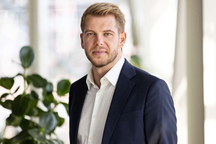 Strategien adresserer rigtig mange af det udfordringer, som vi i DI har peget på, at der skal løses, hvis vi skal være med i kvantekapløbet mod USA og Kina, siger branchedirektør i DI Digital Andreas Holbak Espersen