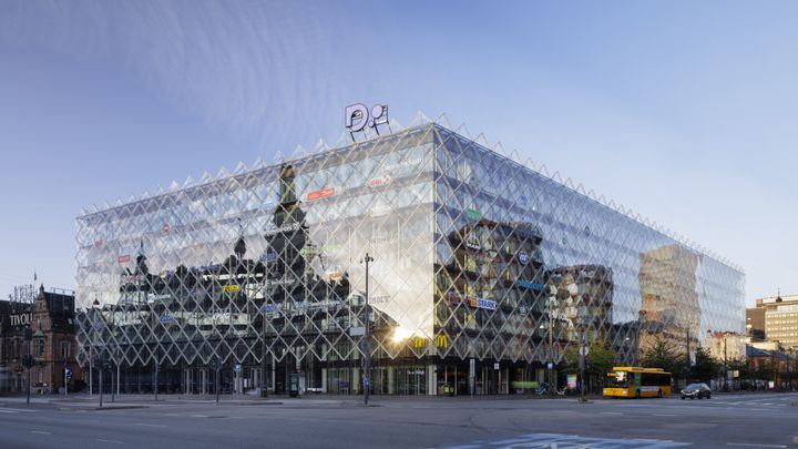 Dansk Industris domicil på Rådhuspladsen i København, Industriuens Hus. Foto: Thorbjørn Hansen.
