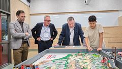 Adm. direktør Lars Sandahl Sørensen, Dansk Industri, og forbundsformand Claus Jensen, Dansk Metal, deltog torsdag eftermiddag i valgdebat om unge og det kommende valg til kommunalbestyrelserne på Odinskolen i Odense. Foto: Rico Feldfoss.