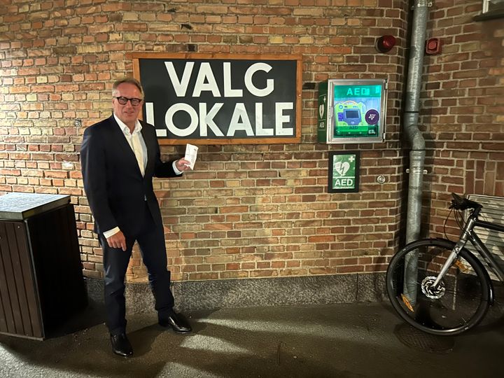 Lars Sandahl Sørensen, adm. direktør i Dansk Industri, har ligesom knap 70 procent af danskerne været ude at stemme til kommunal- og regionsvalget. Han takker hver og en på den rekordlange stemmeseddel for at stille op.