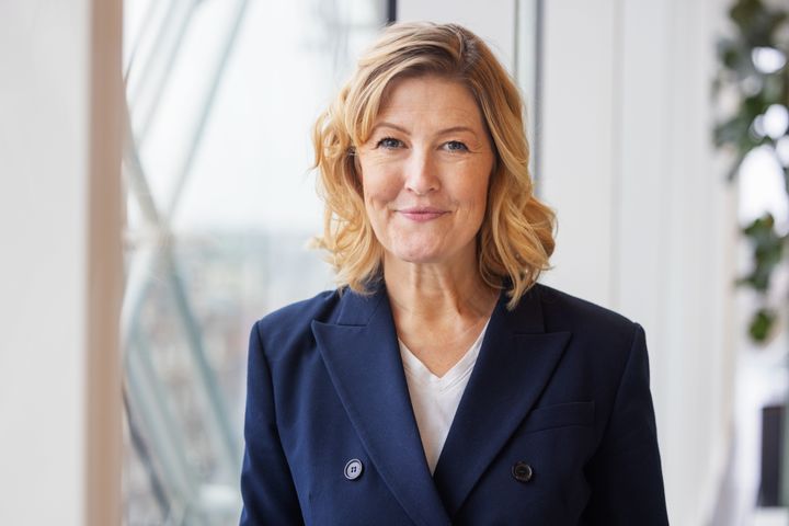 På ti-års-dagen tirsdag for brexit-afstemningen opfordrer Dansk Industris internationale direktør Sofie Carsten Nielsen EU til at søge et tættere samarbejde med Storbritannien. En ny DI-analyse viser, at brexit har kostet Danmark 27 mia. kr. i eksportindtægter.