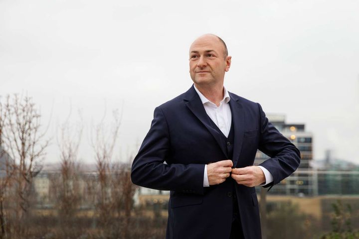 "Et stærkt forsvar kræver en stærk forsvarsindustri. Hvis vi vil styrke Danmarks og Europas sikkerhed, skal Forsvaret og virksomhederne arbejde langt tættere sammen," siger Joachim Finkielman, direktør i DI Forsvar og Sikkerhed.