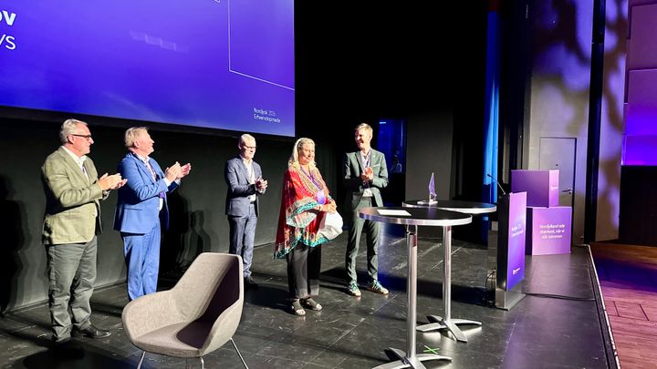 Nordjysk Vækstalliance blev underskrevet på DI Nordjyllands Erhvervstopmøde i Aalborg i dag. Fra venstre er det DI's adm. direktør Lars Sandahl Sørensen, borgmester Per Bach Laursen, Vesthimmerlands Kommune, rektor Per Michael Johansen, Aalborg Universitet, director Christina Ørskov, Orskov Yard A/S og borgmester Lasse Frimand Jensen, Aalborg Kommune.