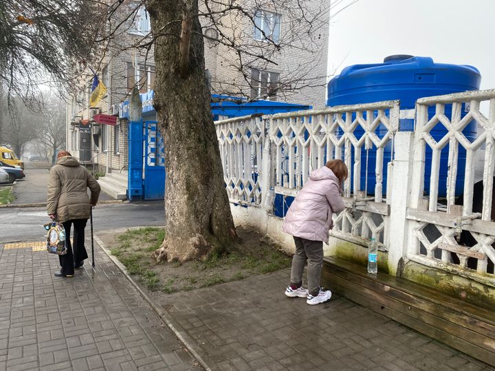 VandCenter Syd deltager i genopbygningen af infrastrukturen i Ukraine som led i et større genopbygningsprojekt under Kommunernes Landsforening med støtte fra den danske stat. Vandkunderne i Odense betaler således ikke for indsatsen, der indgår som en mindre del af et samlet dansk engagement. Foto: Alexandra Strand Holm