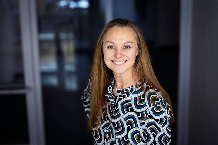 "Jeg glæder mig til at blive en del af Aalborg Universitet. Verden står i disse år over for store udfordringer, og jeg håber at kunne bidrage til, at AAU fortsat bringer viden, kompetencer og løsninger i spil, som kan styrke og imødekomme de behov, som sundhedsvæsenet står overfor", siger Karina Dahl Steffensen, der er ny dekan for SUND på Aalborg Universitet.
