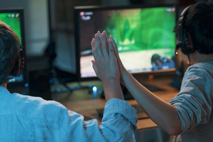 Gaming kan være en vej ud af isolation for udsatte unge, når det foregår i fastlagte rammer, styret af voksne.