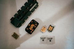 En powerchip kan håndtere høje spændinger og strømme. Derfor er det en afgørende komponent i energikrævende systemer som fx. en varmepumpe, vindmøller eller i opladere til mobiltelefoner og computer