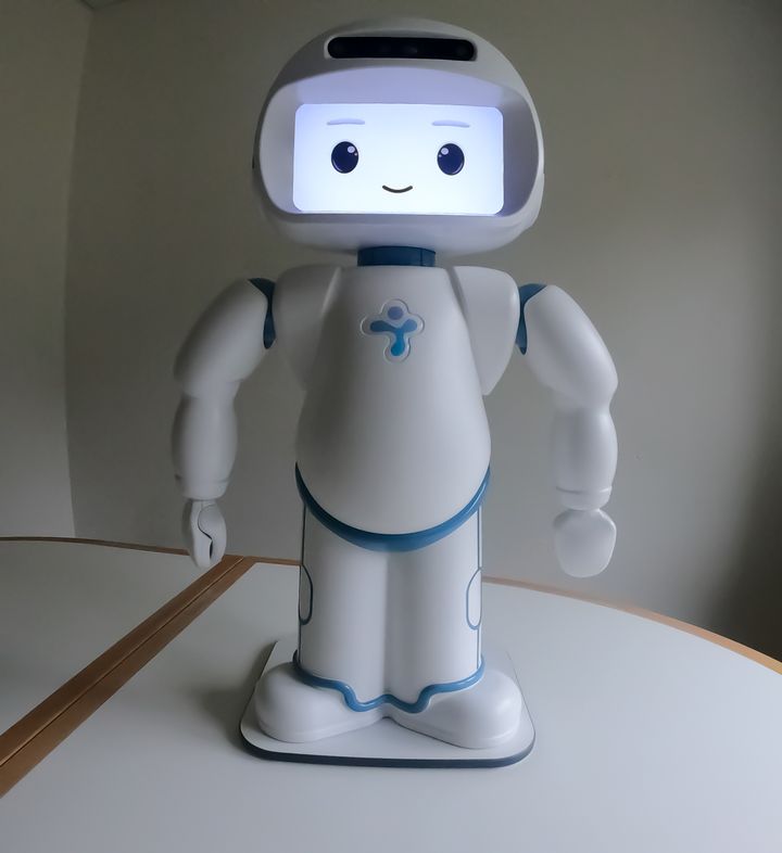 Robotten QTrobot er omdrejningspunktet i et nyt forskningsprojekt om at støtte børn med autisme.