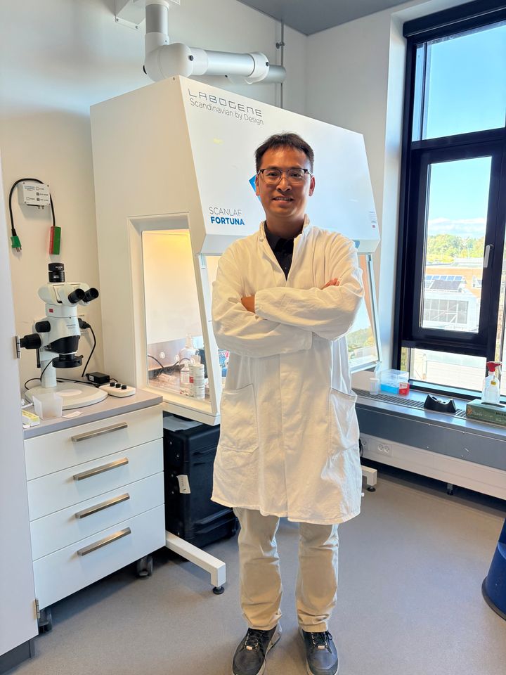 Qi Luo forsker i brugen af mikroorganismer i cement på Aalborg Universitet. Foto: Privatfoto