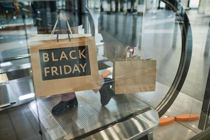 Tilbud som "3 for 2" og andre vilde Black Friday-tilbud kan være fristende, men de kan hurtigt føre til overforbrug.