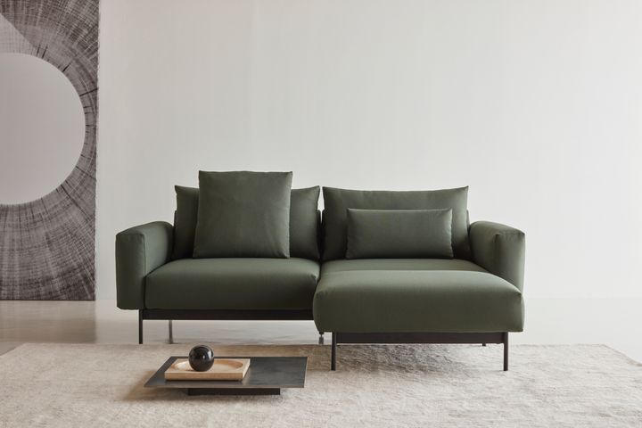 Der findes i dag et større udvalg af miljømærkede møbler til hjemmet. Foto: Svanemærket sofa, Arthon fra Tenksom.