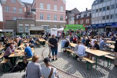 Kravene for at få svanemærket et event er blandt andet, at samtlige madboder skal tilbyde mindst en vegetarisk ret og en vis andel økologisk mad og drikke.