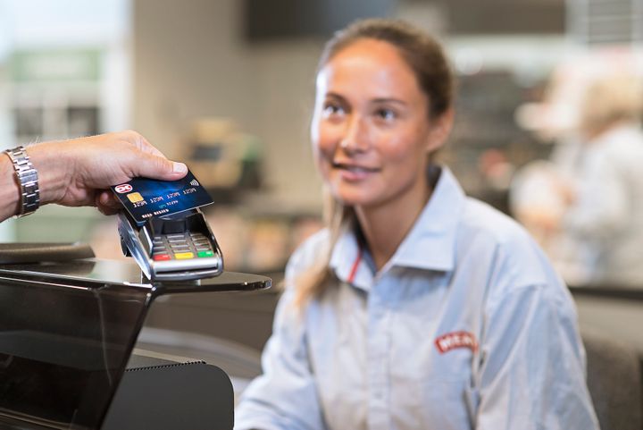 Betaling med Dankort i daglivarebutik