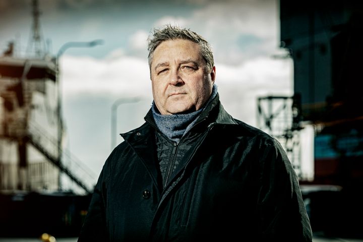 "100 kroner om måneden er mange penge for vores medlemmer. Særligt i en tid med høje priser på blandt andet mad og benzin. Derfor er jeg glad for, at vi nu kan sætte kontingentet ned uden at gå på kompromis med kvaliteten," siger forbundsformand, Henning Overgaard.