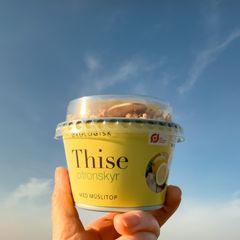 Skyr med citron 160 g med müsli er Thise-produkt nummer 100 i Coops butikker. (Foto: Coop Danmark)