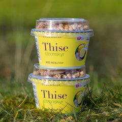 Skyr med citron 160 g med müsli er Thise-produkt nummer 100 i Coops butikker. (Foto: Coop Danmark)