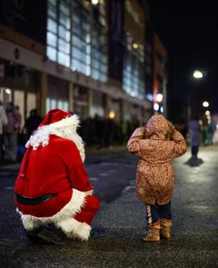 Billede taget foran Parken den 23. december sidste år under uddelingen af overskudsmad.