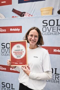 Key account manager i Nocla AS, Caroline Ammentorp modtager prisen som vinder i kategorien Innovation.