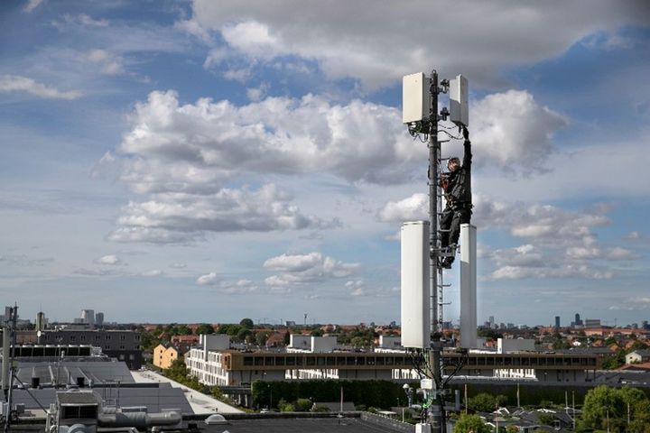 Telia har i løbet af 2023 forbedret mobilnetværksoplevelsen markant som følge af færdiggørelsen af 4G- og 5G-netværksopgraderingen i Danmarks 60 største byer og forbedringer af netværkskvaliteten langs de nationale hovedtransportkorridorer.