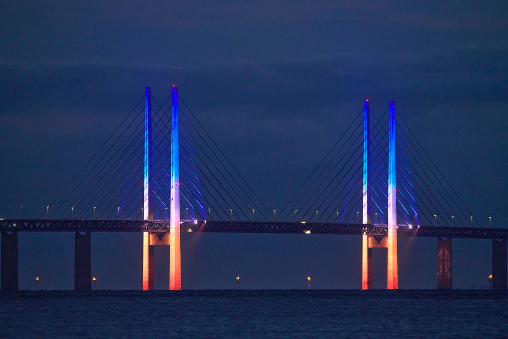 Øresundsbron er oplyst hver aften under Copenhagen Light Festival