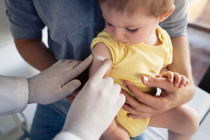 ”Ikke overraskende viser undersøgelsen ingen sammenhæng mellem vacciner og autisme eller en række andre lidelser. Det bekræfter den høje sikkerhed i det danske børnevaccinationsprogram,” siger Tyge Arnold Canto Larsen, chefkonsulent i Lif, Lægemiddelindustriforeningen.