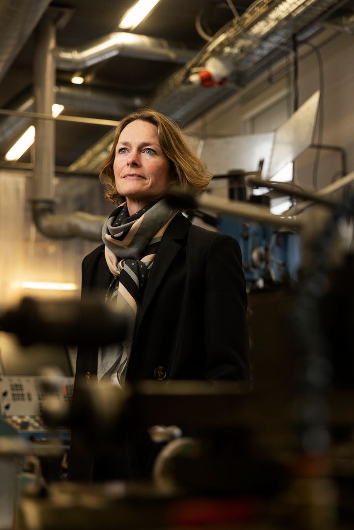Malene Stidsen er chef for Industriens Fonds cyberprogram, der med fem nye projekter nu sætter massivt ind for at hjælpe danske virksomheder med at sikre sig mod hackerangreb ad bagvejen.