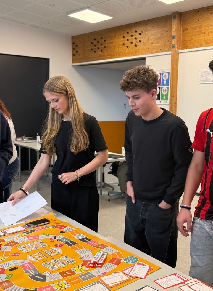 Elever fra Ådal Skole blev også undervist i 'Ung privatøkonomi' i oktober. Nu afholder PwC endnu et forløb.