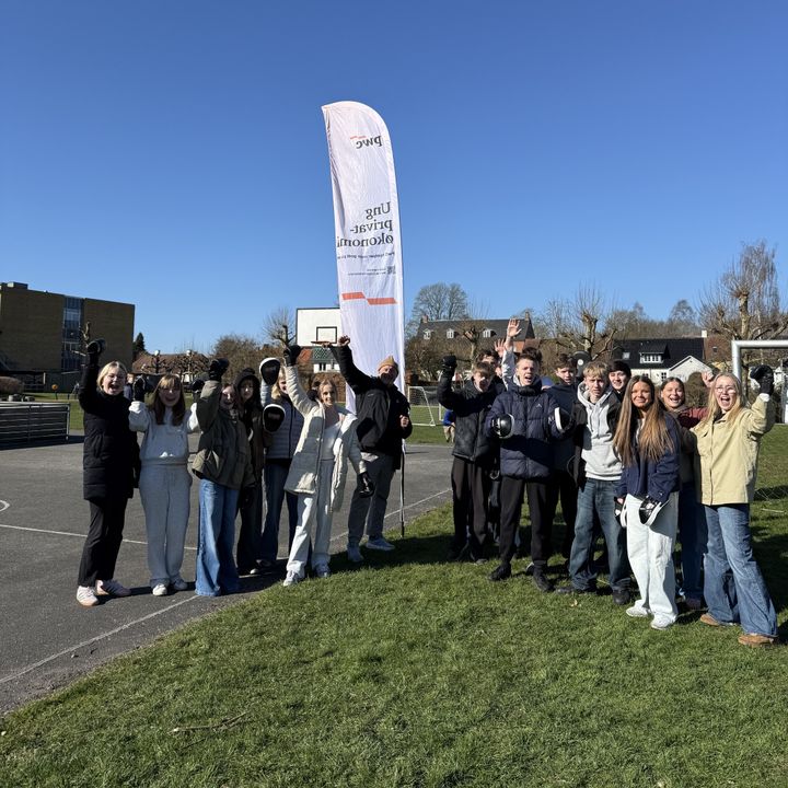 Elever fra Dalumskolen startede op på PwC's undervisningsforløb i Ung privatøkomi tirsdag den 7. april.