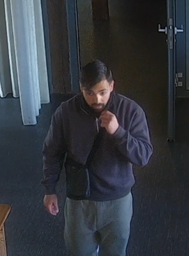 Foto%20af%20mist%E6nkt%20%22A%22%20i%20forbindelse%20med%20tyveri%20p%E5%20Restaurant%20JA%20i%20Holstebro%20den%2028.%20marts%202026