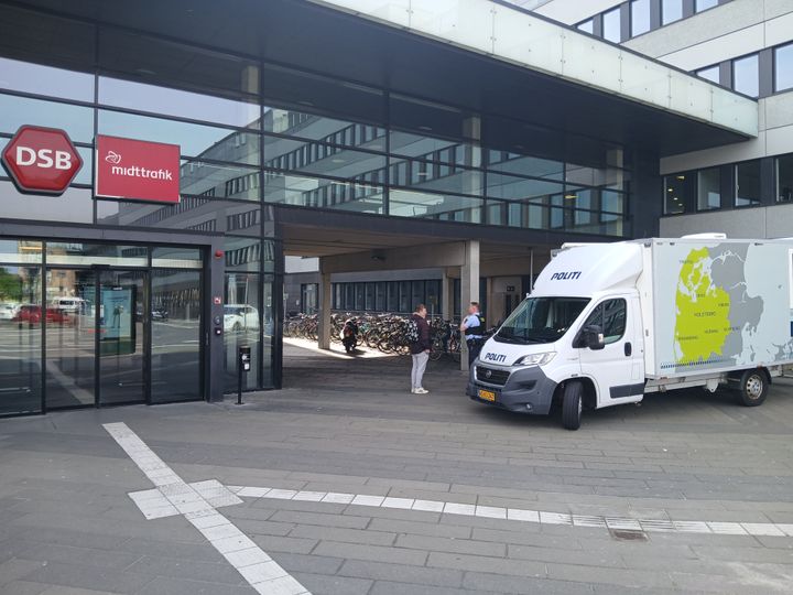 Foto%20af%20den%20mobile%20politistation%20p%E5%20Baneg%E5rdspladsen%20i%20Herning